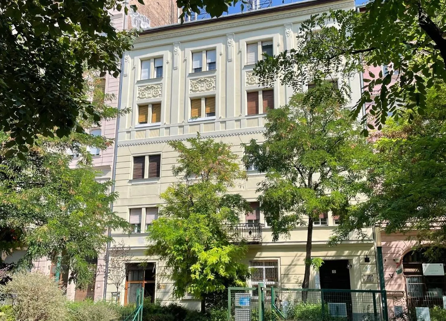 דירה בודפשט Stylish Apartment, Top Floor With Private Terrace