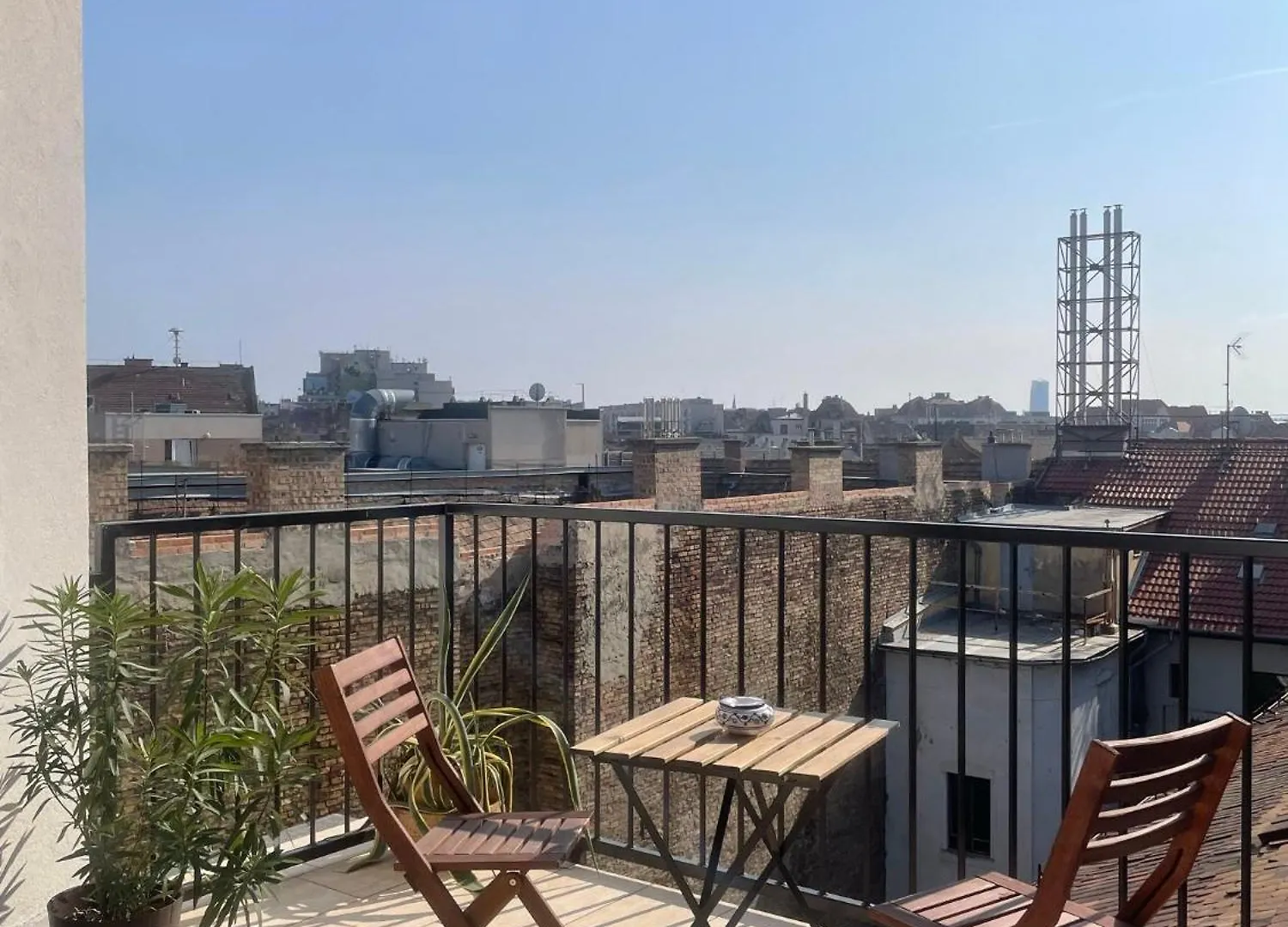 Lejlighed Stylish Apartment, Top Floor With Private Terrace Budapest Ungarn